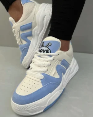 Tenis de suela baja, azules y blanco